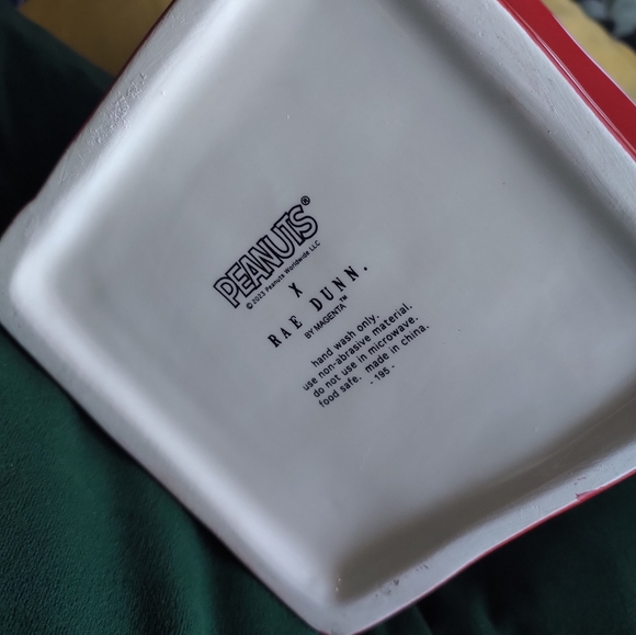 PEANUTS X RAE DUNN SNOOPY and WOODSTOCK Christmas Doghouse Cookie/Treat Jar 2023 - Picture 3 of 12